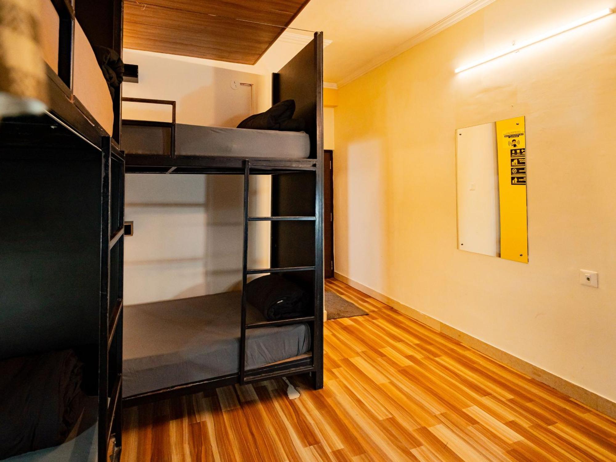 The Hosteller Shimla Room photo